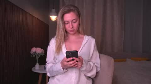 Kate online show from 09/13/25, 07:13