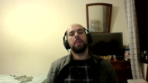 Snapshot of sstrasser chatting on 02/15/25, 01:10 ShYgUy online show from 02/15/25, 01:10