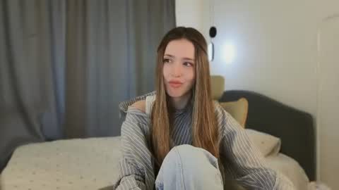 Chloe online show from 06/14/26, 04:47
