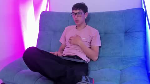 Snapshot of ssweetthott chatting on 03/11/25, 12:28 Ssweetthott online show from 03/11/25, 12:28