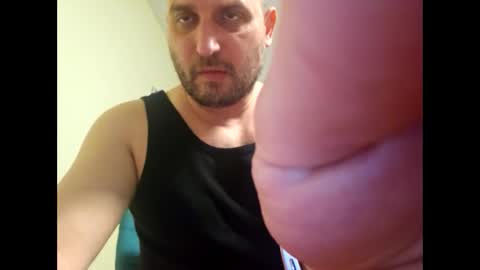 Snapshot of sta13 chatting on 12/21/25, 06:15 sta13 online show from 12/21/25, 06:15