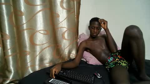 Snapshot of staarboyz chatting on 01/25/25, 06:01 staarboyz online show from 01/25/25, 06:01