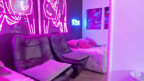 staarlightt online show from 06/27/26, 12:37