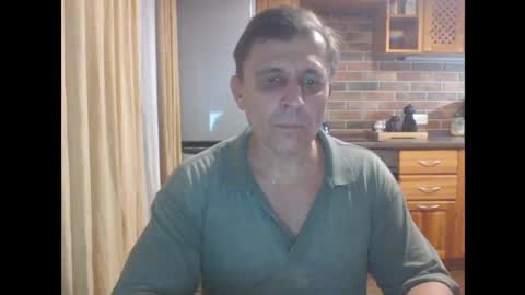 Snapshot of stacattoff chatting on 12/21/24, 01:32 stacattoff online show from 12/21/24, 01:32