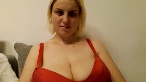 Snapshot of stacey_amelly chatting on 01/15/26, 10:02 Amelly online show from 01/15/26, 10:02