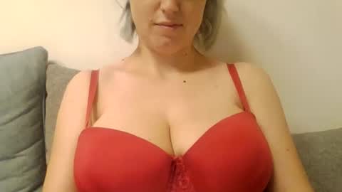Snapshot of stacey_amelly chatting on 02/02/26, 12:42 Amelly online show from 02/02/26, 12:42