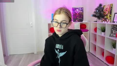 Snapshot of stacey_brown chatting on 03/07/25, 04:35 Stacey GMT5 Mo Tu We Th Fr Sa 3am -10am online show from 03/07/25, 04:35