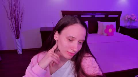 Snapshot of staceycutie chatting on 04/15/26, 05:09 StaceyCutie online show from 04/15/26, 05:09