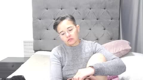 staceydarling online show from 10/27/25, 06:28