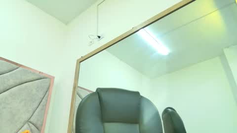 Stacey lee online show from 11/19/25, 09:15