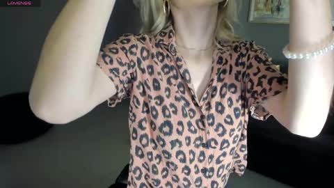 Snapshot of staceywood_ chatting on 04/22/26, 10:50 Stacy Woods online show from 04/22/26, 10:50