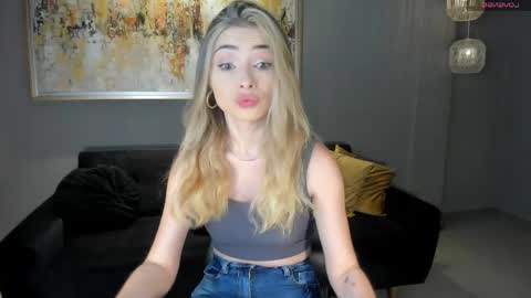 Snapshot of staceywood_ chatting on 04/24/26, 11:01 Stacy Woods online show from 04/24/26, 11:01