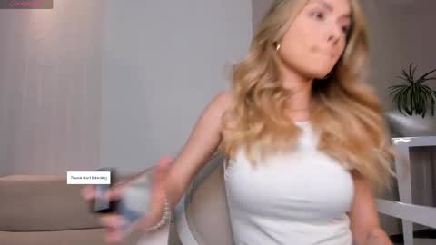 Snapshot of staceywood_ chatting on 04/25/26, 11:46 Stacy Woods online show from 04/25/26, 11:46