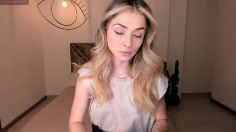 Snapshot of staceywood_ chatting on 05/07/26, 11:37 Stacy Woods online show from 05/07/26, 11:37