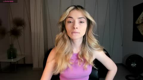 Snapshot of staceywood_ chatting on 05/14/26, 11:39 Stacy Woods online show from 05/14/26, 11:39