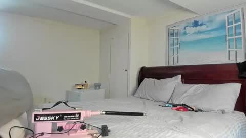 Snapshot of staciwilde chatting on 09/18/25, 05:04 staciwilde online show from 09/18/25, 05:04