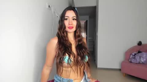 TWstacymalibu110 online show from 12/13/25, 10:37