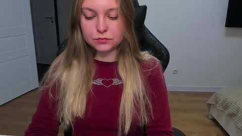 Snapshot of stacy_miraclee chatting on 12/16/25, 10:53 Stacy online show from 12/16/25, 10:53