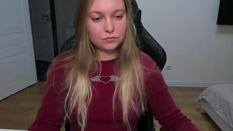 Snapshot of stacy_miraclee chatting on 12/17/25, 03:29 Stacy online show from 12/17/25, 03:29