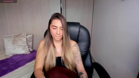 Snapshot of stacyconner chatting on 10/16/25, 03:35 Stacy Conner online show from 10/16/25, 03:35