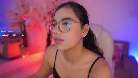 stacycooper_ online show from 05/11/26, 07:22
