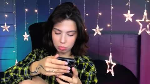 Snapshot of stacygonzales_ chatting on 10/18/25, 09:43 Bye bye dear See you on December 3st  online show from 10/18/25, 09:43