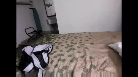 Straightupdownbad online show from 12/20/25, 01:02