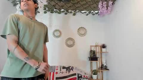 Snapshot of stallionhott chatting on 11/03/25, 02:40 stallionhott online show from 11/03/25, 02:40