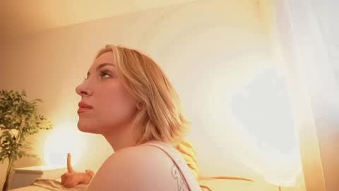 Snapshot of stanovaya300kg chatting on 05/11/26, 04:04 Kristina online show from 05/11/26, 04:04