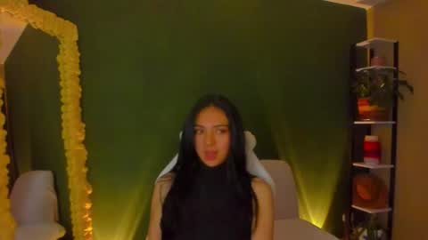 Snapshot of star_sub1 chatting on 02/15/26, 01:02 star_sub1 online show from 02/15/26, 01:02