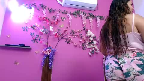 alejandra online show from 05/18/26, 07:31