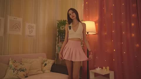 Snapshot of starfromsky chatting on 02/23/26, 10:34 Chloe online show from 02/23/26, 10:34