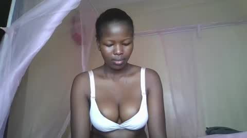 Snapshot of staria_diva chatting on 11/23/25, 01:33 staria_diva online show from 11/23/25, 01:33