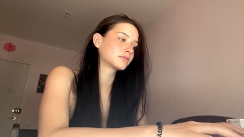 Snapshot of starlabieler chatting on 06/09/26, 09:32 Lola online show from 06/09/26, 09:32