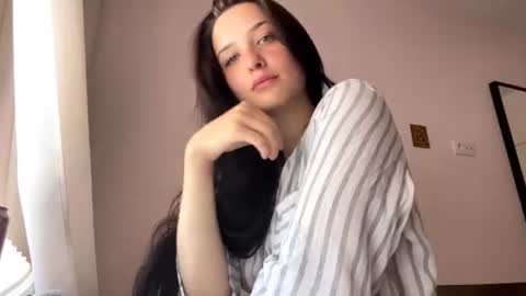 Snapshot of starlabieler chatting on 06/26/26, 10:41 Lola online show from 06/26/26, 10:41