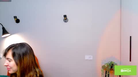 Snapshot of starlace_ chatting on 11/09/25, 03:05 Nina online show from 11/09/25, 03:05