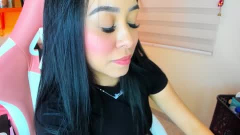 Snapshot of starlie_ chatting on 10/01/25, 01:55 Alisson online show from 10/01/25, 01:55