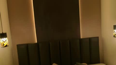 M O O N  online show from 06/03/26, 03:09