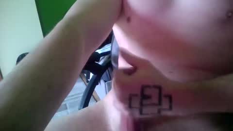 Snapshot of starrrky chatting on 03/28/26, 02:38 starrrky online show from 03/28/26, 02:38