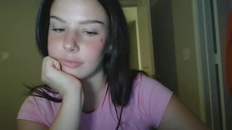 Snapshot of stassiebabyxo chatting on 06/06/26, 02:16 stassiebby online show from 06/06/26, 02:16