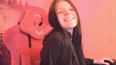 Snapshot of stasyacollins chatting on 12/15/25, 12:31 Stasia online show from 12/15/25, 12:31