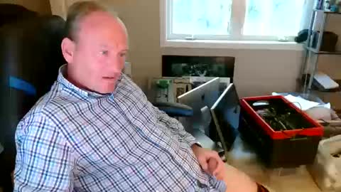 Snapshot of steakman007 chatting on 10/13/25, 01:11 Steakman online show from 10/13/25, 01:11