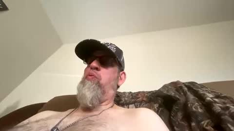 Snapshot of steel259373 chatting on 11/05/25, 05:35 steel259373 online show from 11/05/25, 05:35