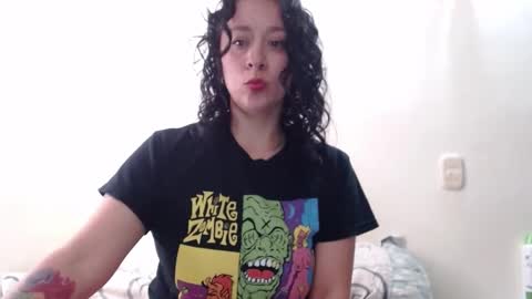 Snapshot of steel_girl chatting on 09/30/25, 08:47 Luna Fox online show from 09/30/25, 08:47