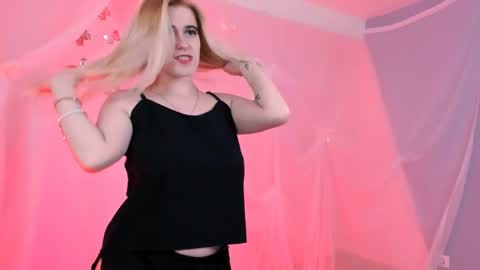 stef_nicks online show from 05/08/26, 09:36