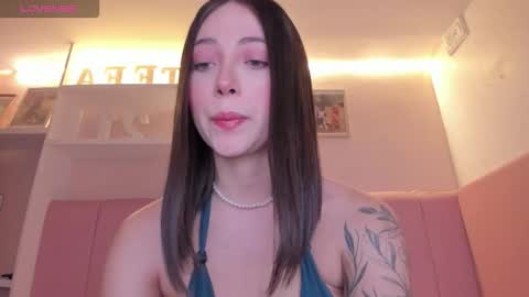 Stefa Gomez  online show from 11/17/25, 10:43