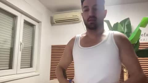 Snapshot of stefan0504 chatting on 12/15/25, 03:49 stefan0504 online show from 12/15/25, 03:49