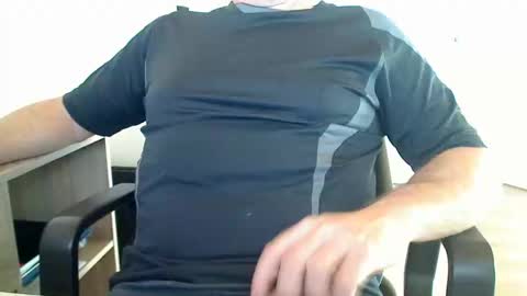 Snapshot of stefan2580 chatting on 11/12/25, 07:53 Stefan online show from 11/12/25, 07:53