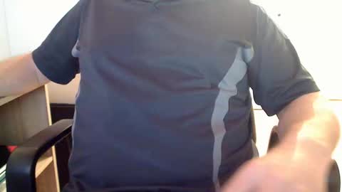 Snapshot of stefan2580 chatting on 11/17/25, 07:36 Stefan online show from 11/17/25, 07:36