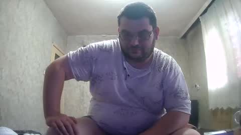 Snapshot of stefan90pt chatting on 09/25/25, 06:28 Stefan online show from 09/25/25, 06:28